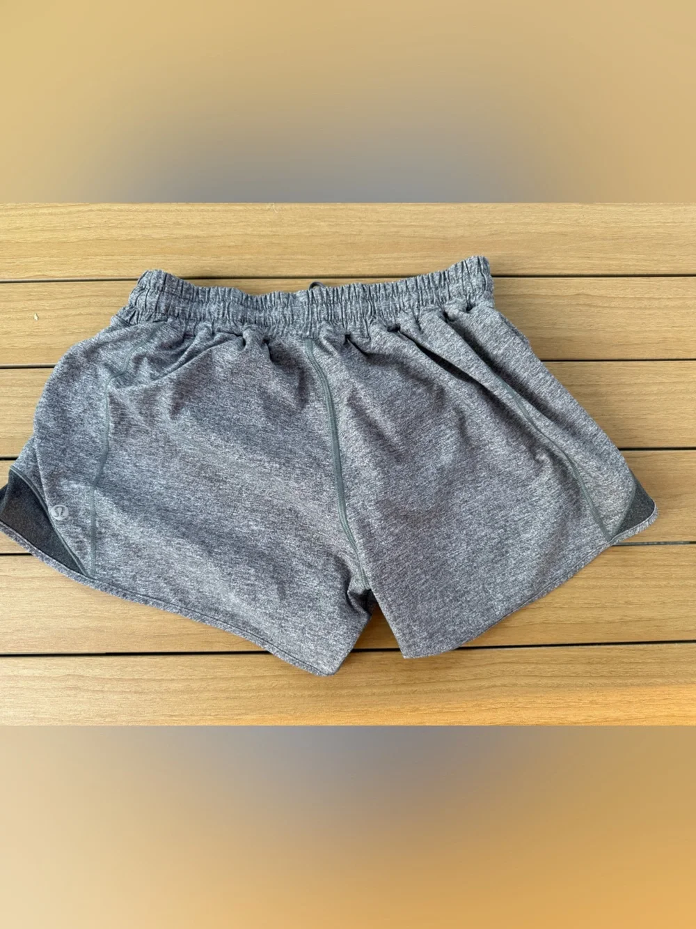 lululemon athletica Hotty Hot 2.5” Heather Lux multi-black color shorts. size 8
